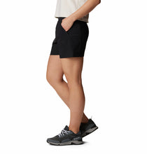 Load image into Gallery viewer, Columbia Women&#39;s Leslie Falls™ Shorts (Black)
