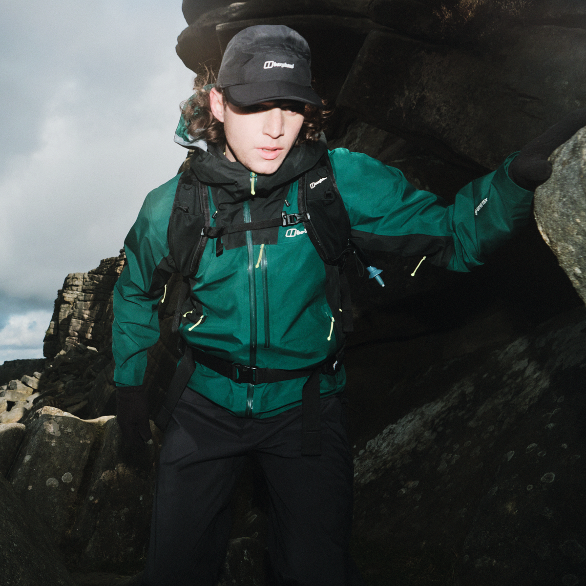 Berghaus Men's Ridge-Seeker 3L Gore-Tex Jacket (Off Peak/Jet Black)
