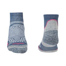 Load image into Gallery viewer, Bridgedale Women's Ultralight T2 Coolmax Performance Hike Low Socks (Dark Denim)