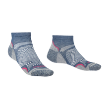 Load image into Gallery viewer, Bridgedale Women's Ultralight T2 Coolmax Performance Hike Low Socks (Dark Denim)