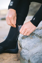 Load image into Gallery viewer, C-Skins Unisex Legend Zipped Round Toe GBS Neoprene Thermal Swim/Watersports Boots (Black/Charcoal)(5mm)