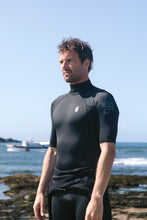 Load image into Gallery viewer, C-Skins Men's NuWave Rash X Short Sleeve Rash Vest (Black)