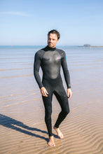 Load image into Gallery viewer, C-Skins Men's Element 3/2mm Flatlock Steamer Wetsuit (Black/Anthracite/Cyan)