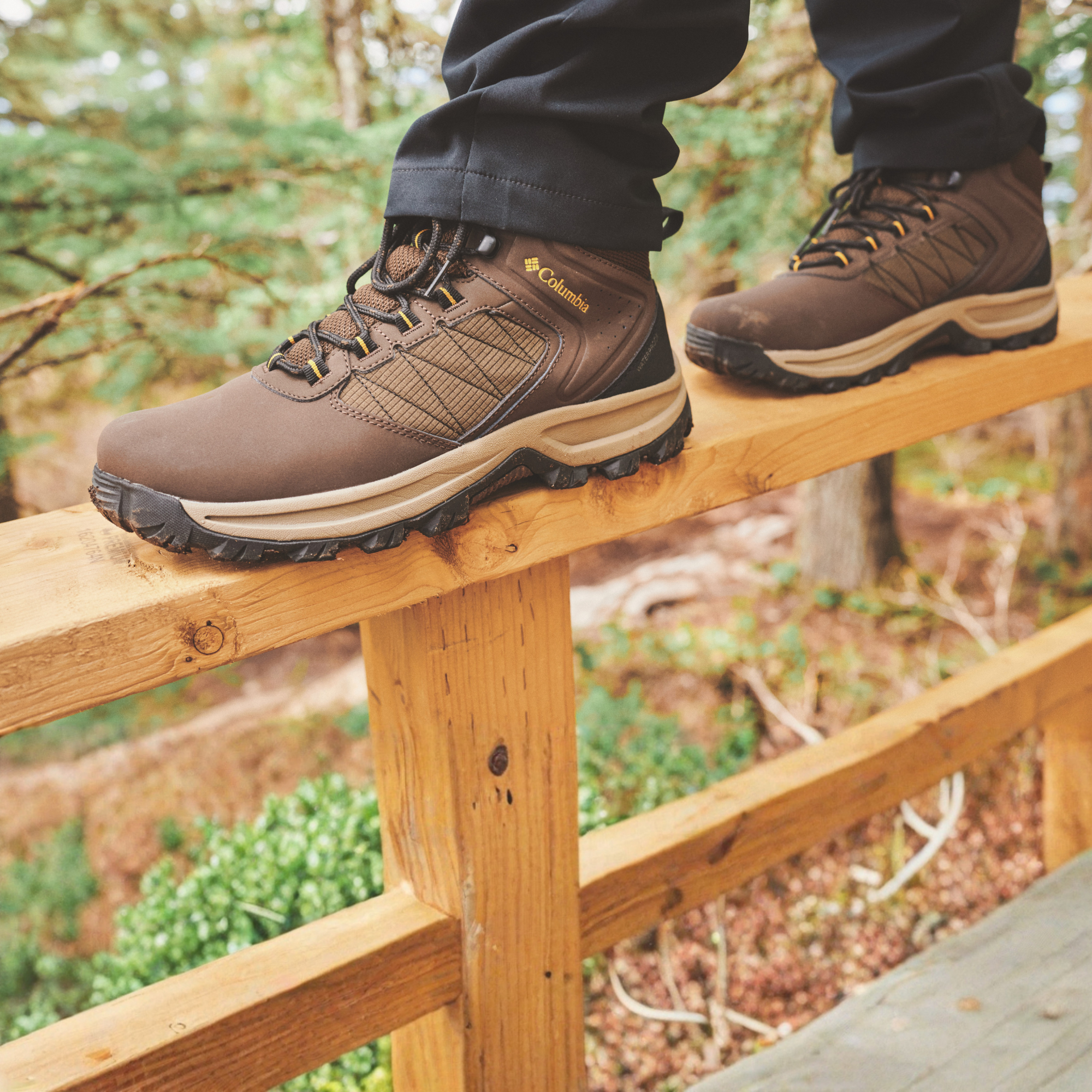 Columbia Men's Transverse Hike Waterproof Trail Boots (Cordovan/Golden Yellow)