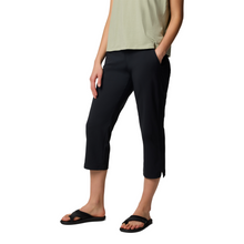 Load image into Gallery viewer, Columbia Women's All Seasons UPF50 Capri Trousers (Black)