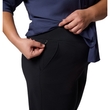 Load image into Gallery viewer, Columbia Women's All Seasons UPF50 Capri Trousers (Black)