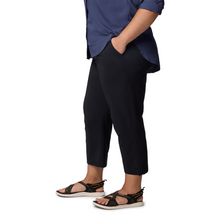 Load image into Gallery viewer, Columbia Women's All Seasons UPF50 Capri Trousers (Black)