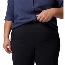 Load image into Gallery viewer, Columbia Women's All Seasons UPF50 Capri Trousers (Black)
