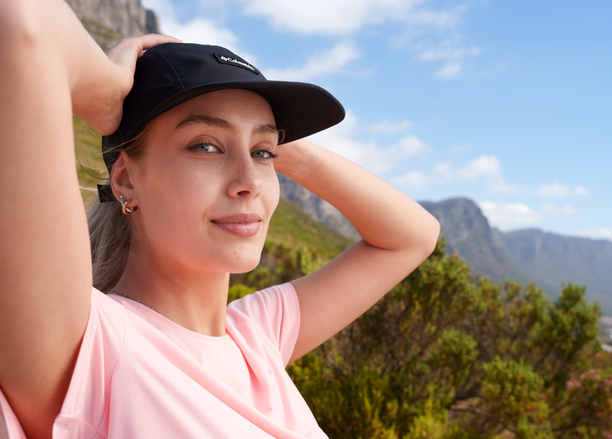 Columbia Women's BlueVista Hill Short Sleeve Technical Tee (Pink Sand Heather)