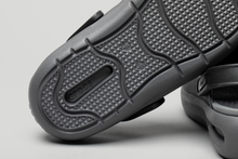 Load image into Gallery viewer, Crocs Unisex InMotion Clogs (Black)