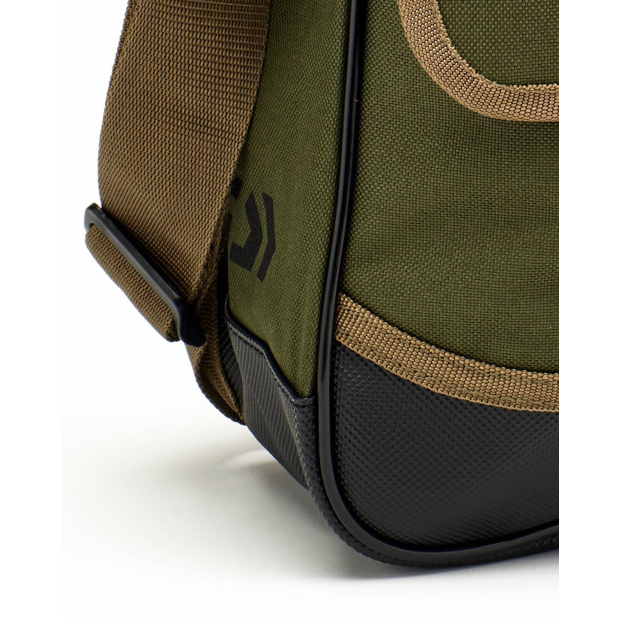 Daiwa Wilderness Game Bag 2 (Olive Green/Brown)