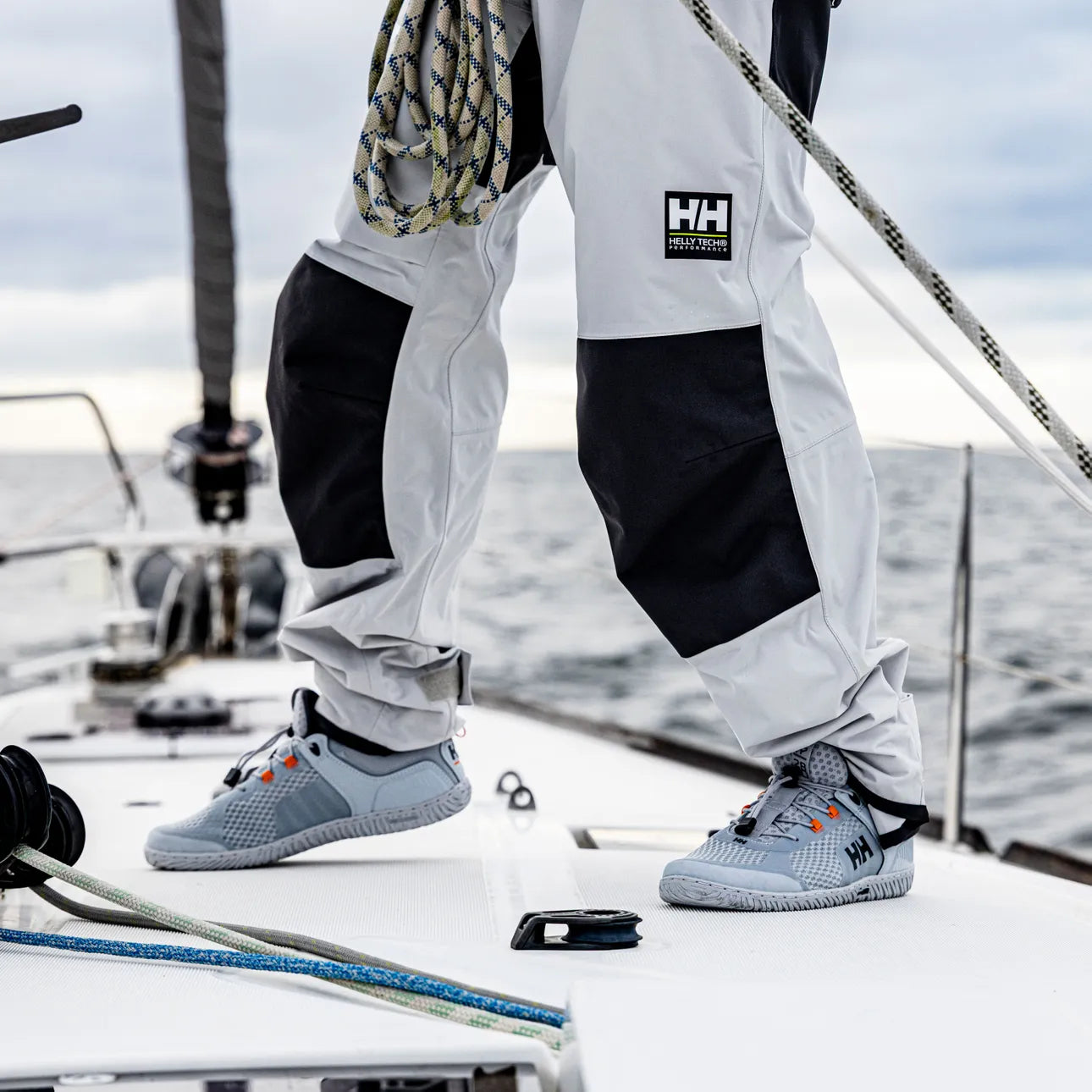 Helly Hansen Men's Pier 4.0 HT Waterproof Sailing Bib (Grey Fog)