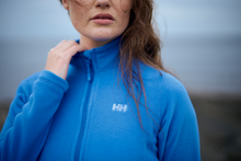 Load image into Gallery viewer, Helly Hansen Women&#39;s Daybreaker Polartec Full Zip Fleece (Ultra Blue)
