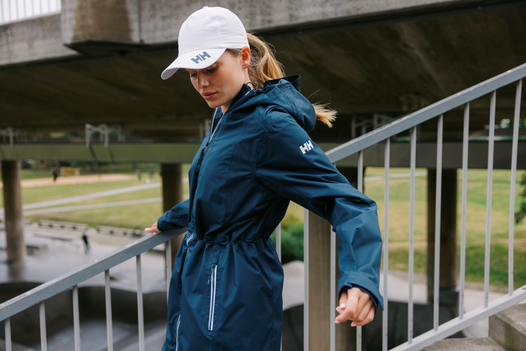 Helly Hansen Women's Westport 2L HT Waterproof Coat (Navy)