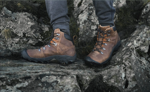 Load image into Gallery viewer, Keen Men's Pyrenees Waterproof Trail Boots (Syrup)