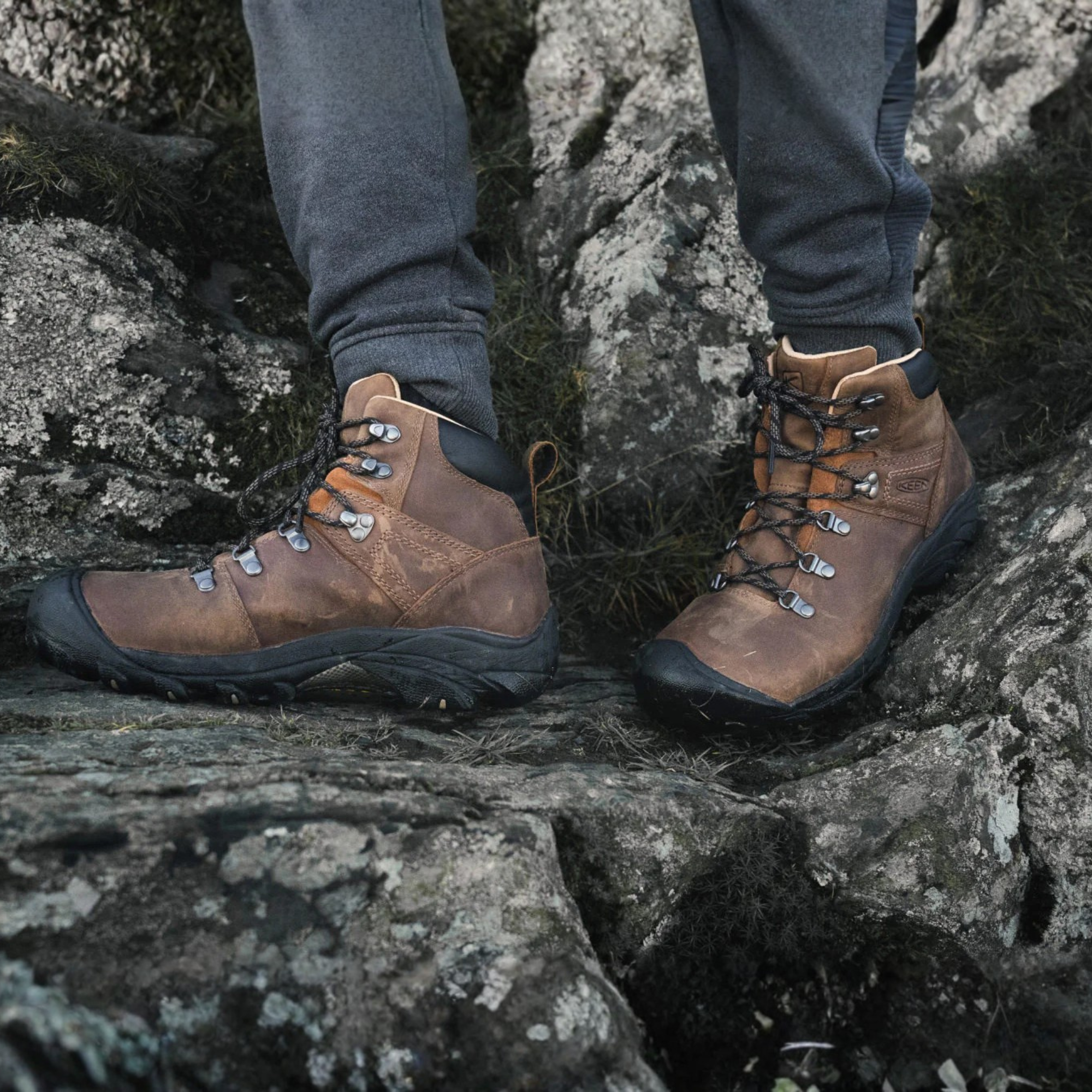 Keen Men's Pyrenees Waterproof Trail Boots (Syrup)