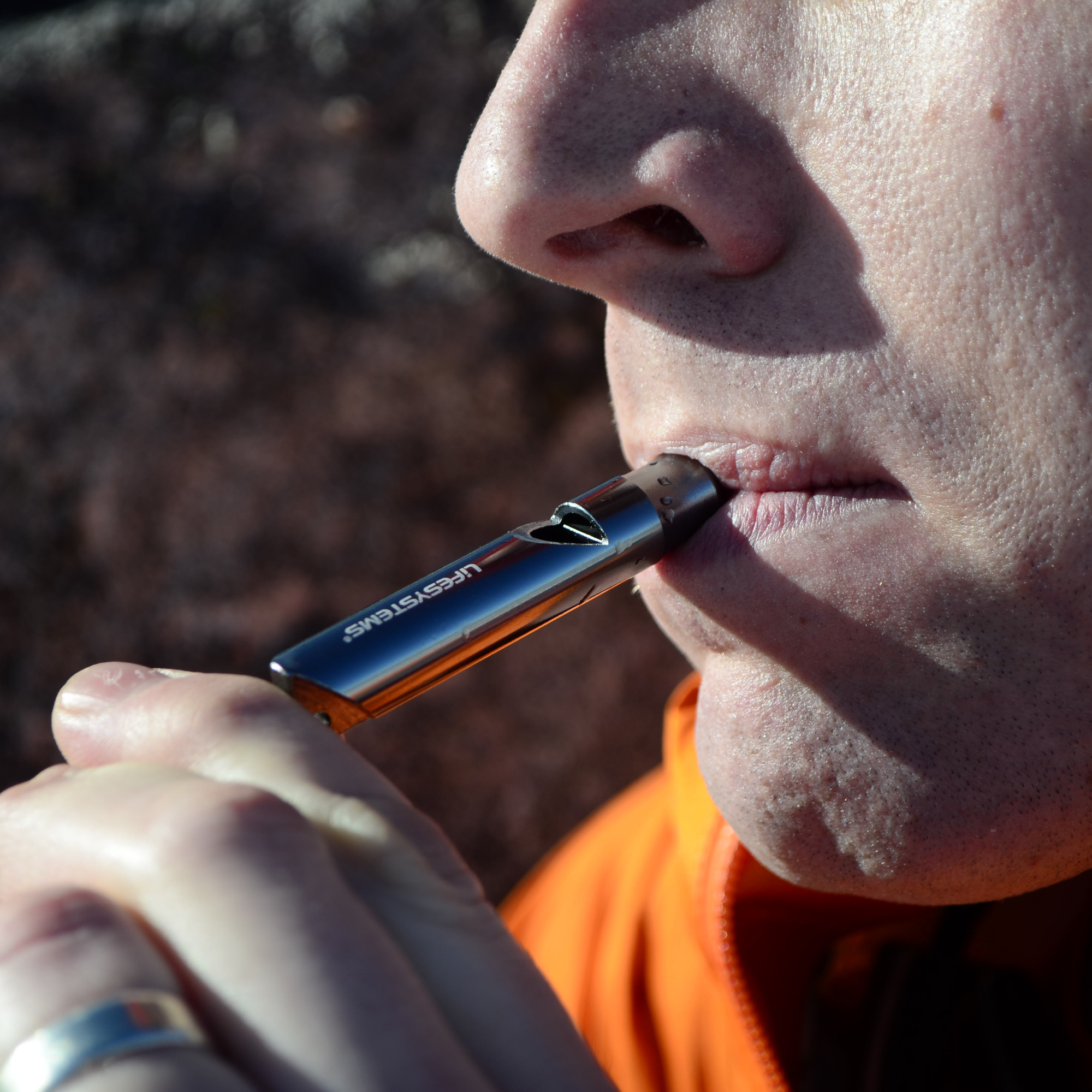 Lifesystems Mountain Whistle (Grey OR Orange)