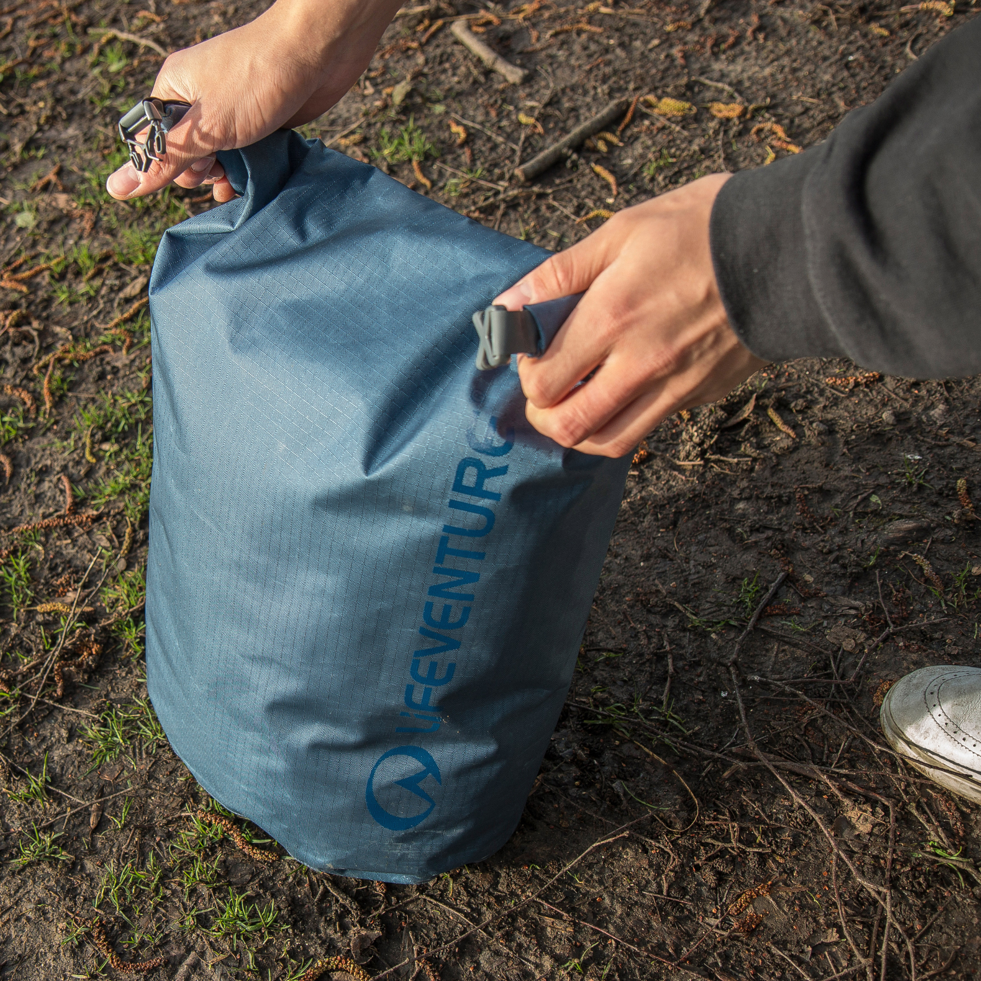 Lifeventure Storm 25L Dry Bag (Blue)