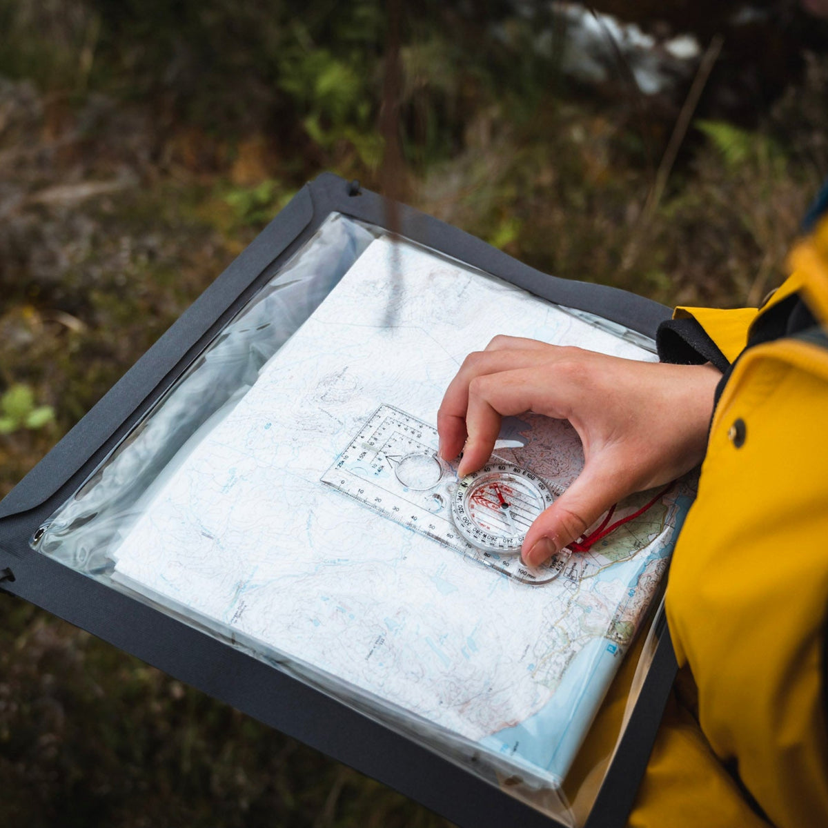 Lifeventure Waterproof IPX8 Map Case (Grey)