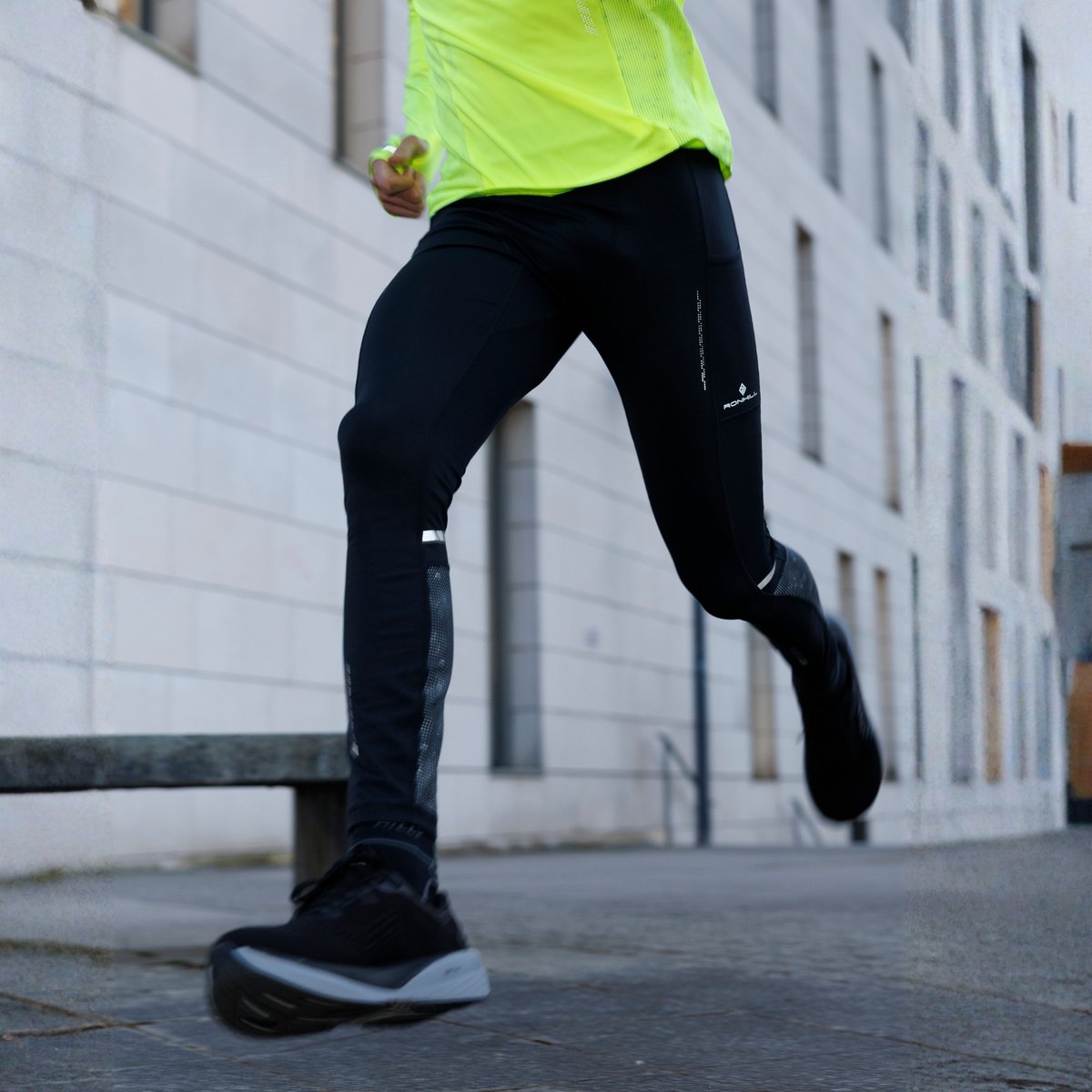 Ronhill Men's Tech Reflect Tights (Black/Reflect)
