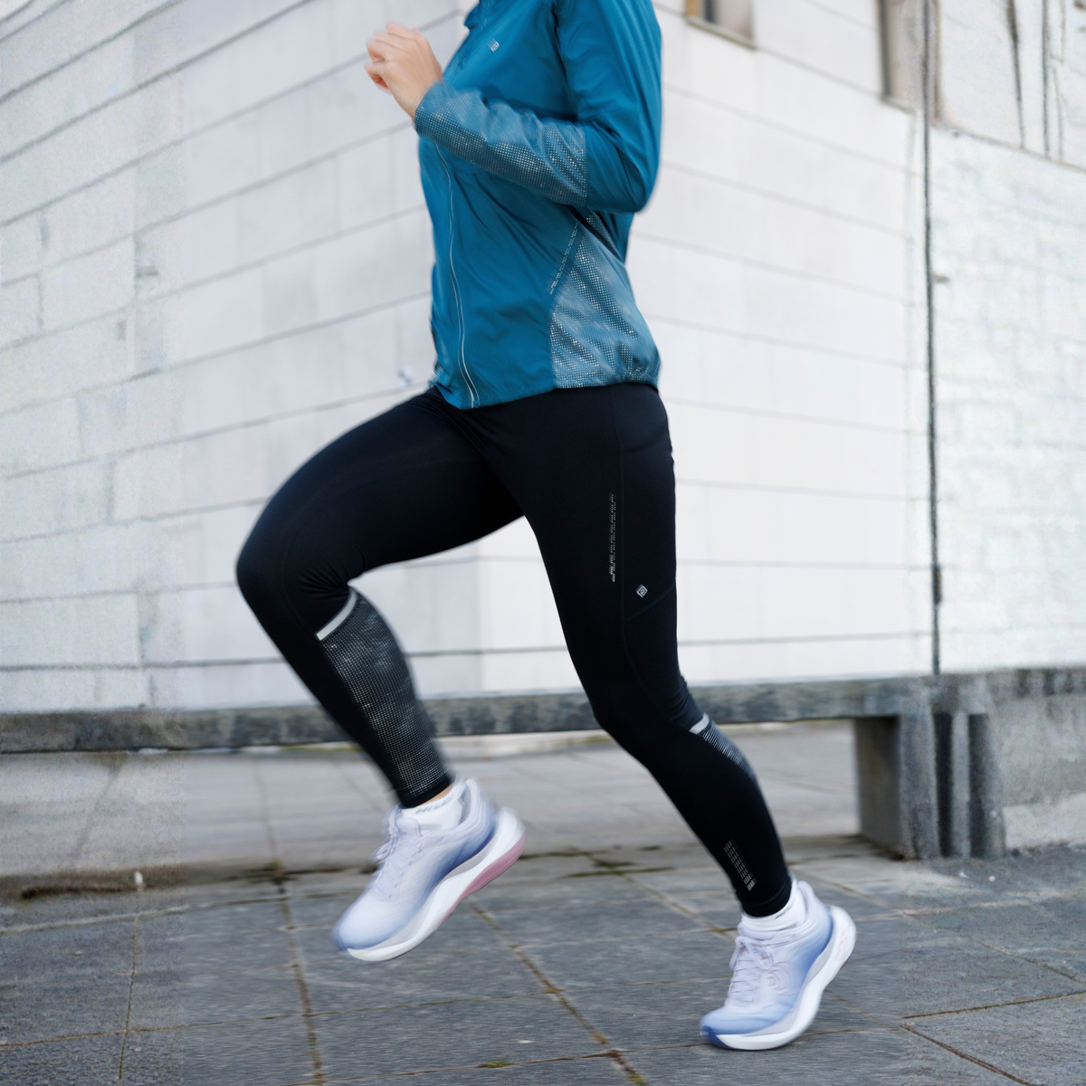 Ronhill Women's Tech Reflect Tights (Black/Reflect)