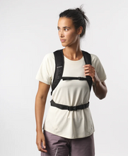 Load image into Gallery viewer, Salomon Trailblazer 10L Daysack (Black/Alloy)(One Size)