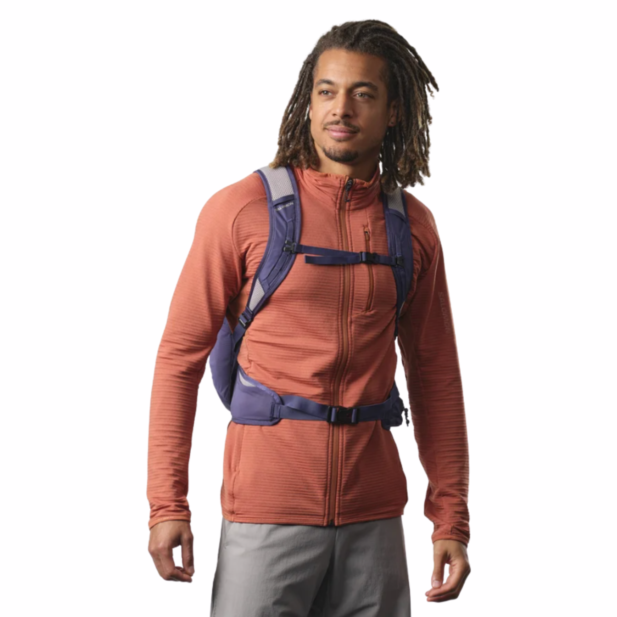 Man wearing Salomon Trailblazer 20L Daysack Mazarine Blue Ghost Grey One Size LC2182700