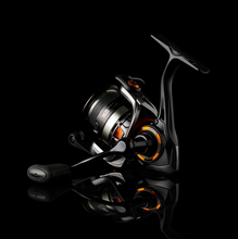 Load image into Gallery viewer, Savage Gear SG6 4000H Front Drag Spinning Reel + Aluminum Spare Spool