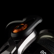 Load image into Gallery viewer, Savage Gear SG6 4000H Front Drag Spinning Reel + Aluminum Spare Spool