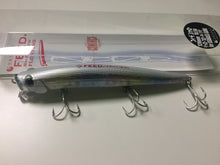Load image into Gallery viewer, Tackle House Contact Feed Shallow Lure (18.5g/Floating/12.8cm)(14 - Pearl Rainbow AHG)