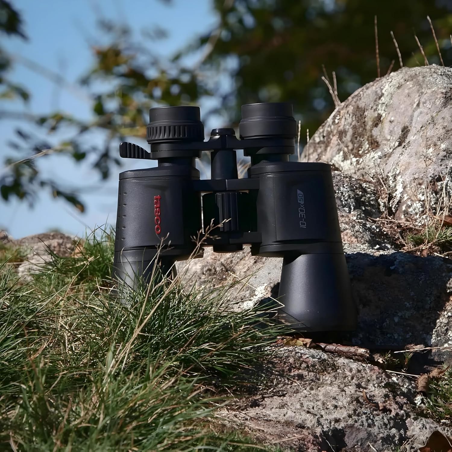 Tasco Essentials Zoom Binoculars (10-30x50)