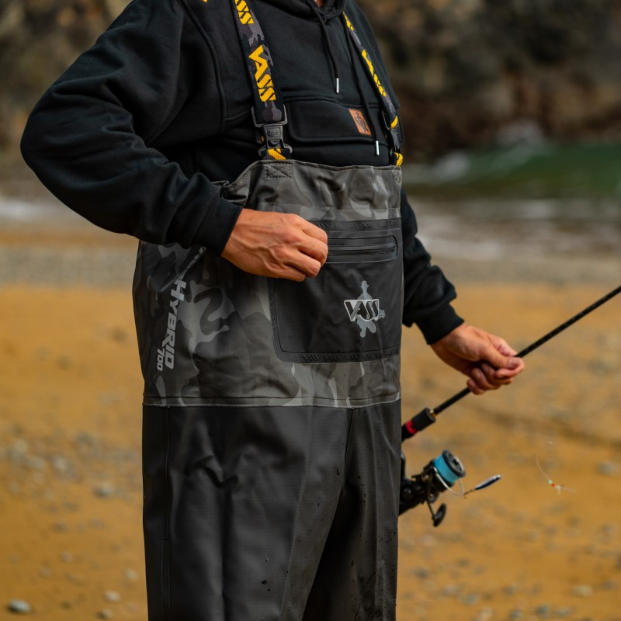 Vass Unisex Hybrid 700 Bootfoot Chest Waders (Dark Grey Camo)
