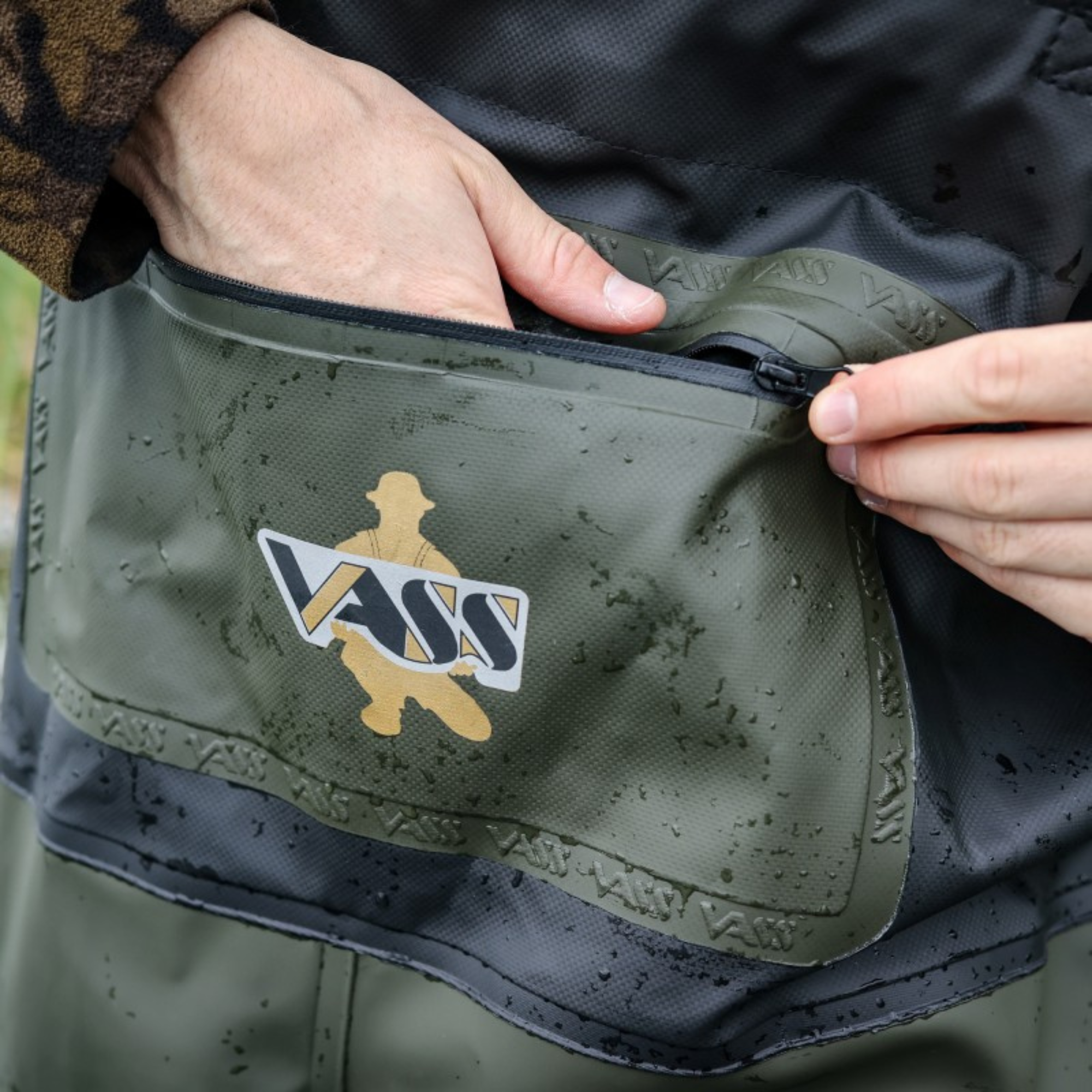 Vass Unisex Hybrid 700 Bootfoot Chest Waders (Khaki)
