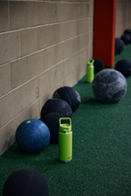 Load image into Gallery viewer, Yeti Rambler Insulated Bottle with Colour Straw Cap (26oz/769ml)(Venom)