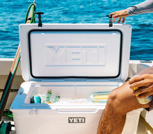 Load image into Gallery viewer, Yeti Tundra Cooler Box (45L)(Navy)
