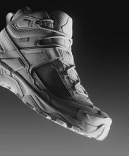 Load and play video in Gallery viewer, Salomon Men's X Ultra 5 Gore-Tex Mid Trail Boots - WIDE FIT (Black/Asphalt/Castlerock)