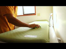 Load and play video in Gallery viewer, Thermarest Trail Scout Self-Inflating Sleep Mat (R-Value: 3.1)(Deep Forest)