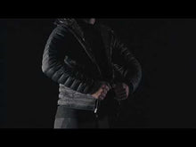 Load and play video in Gallery viewer, Columbia Men's Omni-Heat Midweight Stretch Long Sleeve Half Zip Baselayer Top (Black)
