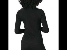 Load and play video in Gallery viewer, Smartwool Women's Classic Thermal Merino 250 Long Sleeve 1/4 Zip Base Layer Top (Black)