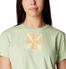 Load image into Gallery viewer, Columbia Women&#39;s Sun Trek Short Sleeve Graphic Tee (Sage Leaf/Wavy Rays)
