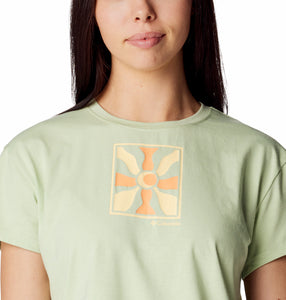 Columbia Women's Sun Trek Short Sleeve Graphic Tee (Sage Leaf/Wavy Rays)