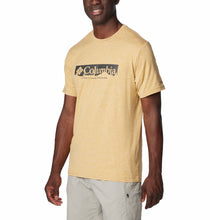Load image into Gallery viewer, Columbia Men&#39;s Kwick Hike Back Graphic Short Sleeve Technical Tee (Light Camel Heather)
