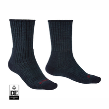 Load image into Gallery viewer, Bridgedale Men's Hike Midweight Merino Comfort Boot Length Socks (Navy)
