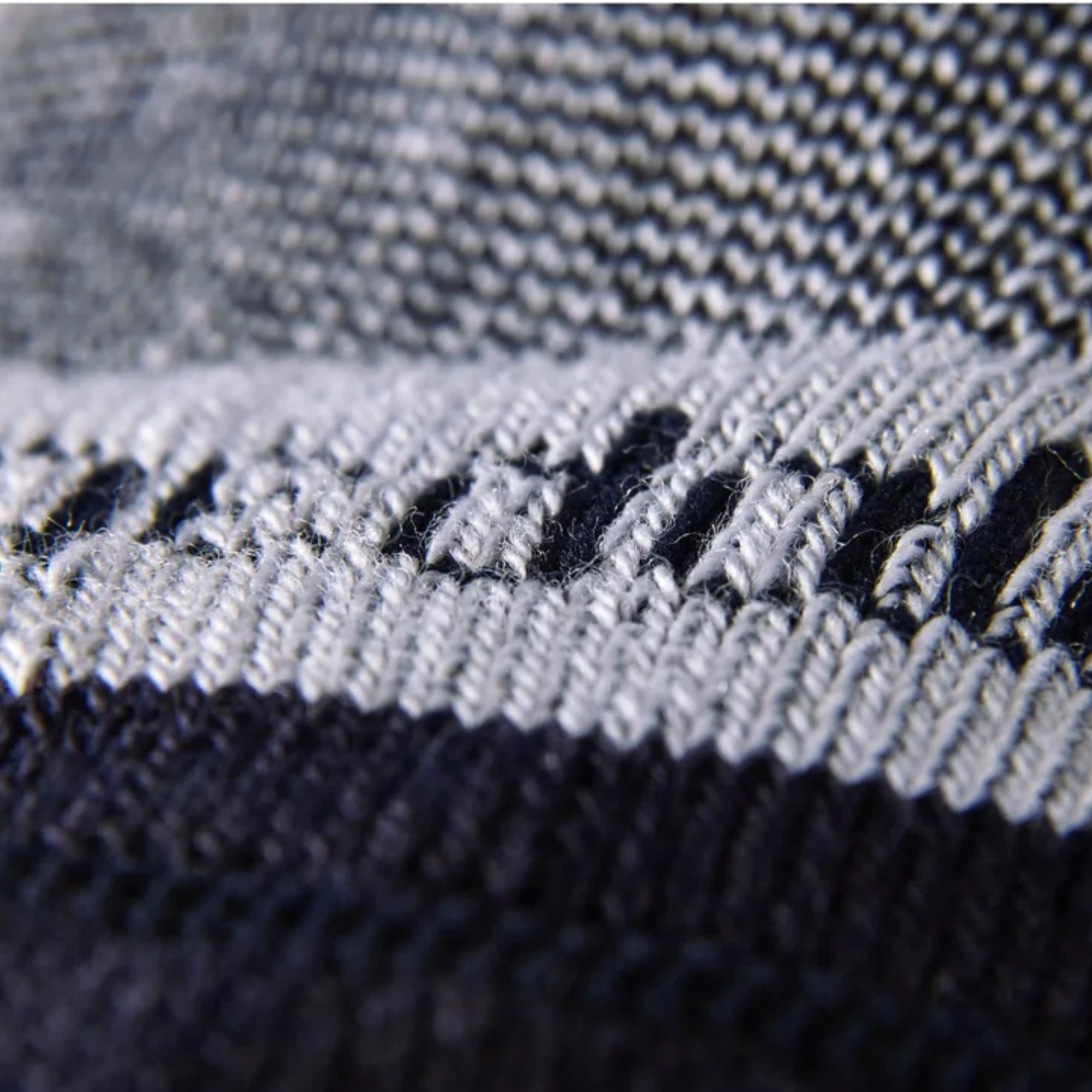 Bridgedale Men's Lightweight Merino Performance 3/4 Crew Length Hike Socks (Silver/Navy)