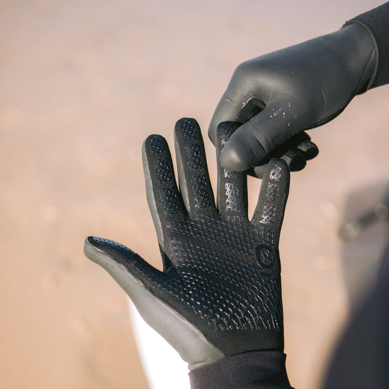 C-Skins Unisex Session GBS Neoprene Thermal Swim/Watersports Gloves (Black/Black)(3mm)