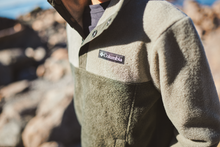 Load image into Gallery viewer, Columbia Kids Steens Mountain II Quarter Snap Fleece (Greenscape/Stone Green)(Ages 6-18)

