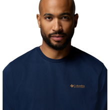 Load image into Gallery viewer, Columbia Men&#39;s Explorers Canyon Long Sleeve T-Shirt (Collegiate Navy/Branded Blanket)

