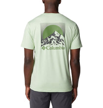 Load image into Gallery viewer, Columbia Men&#39;s Kwick Hike Back Graphic Short Sleeve Technical Tee (Sage Leaf Heather/Moonscape)
