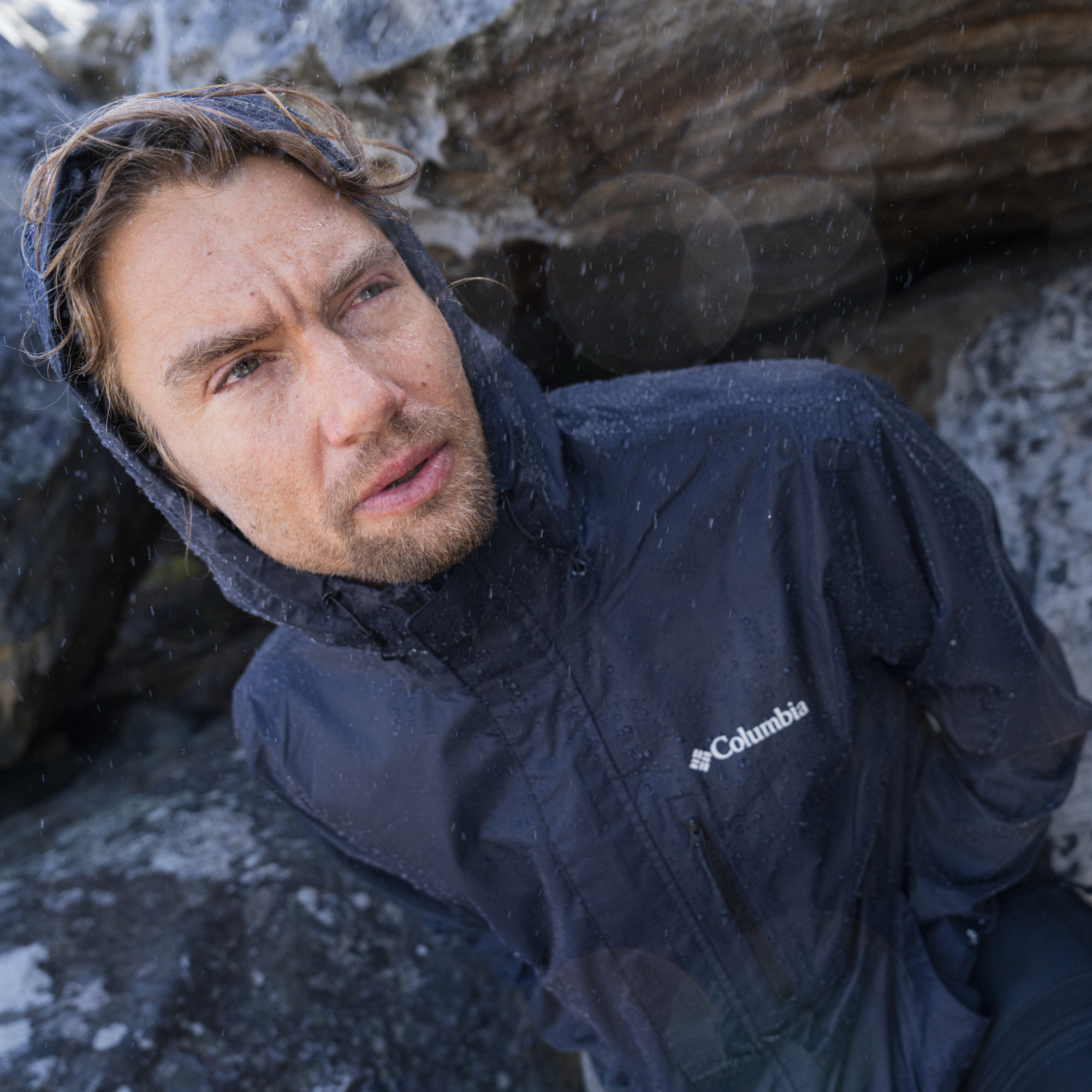 Columbia Men's Pouring Adventure III Packable Waterproof Jacket (Black)