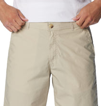 Load image into Gallery viewer, Columbia Men&#39;s Washed Out Shorts (Fossil)
